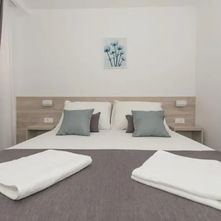 Mari Apartman *