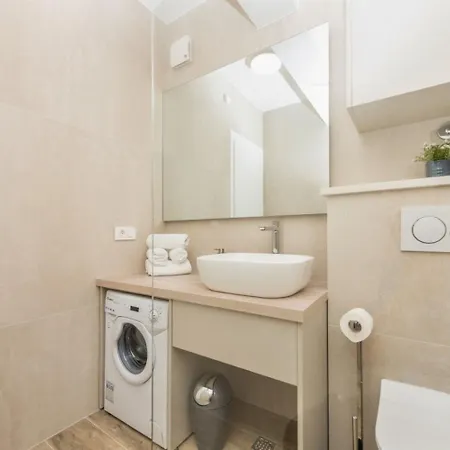Mari Apartment *