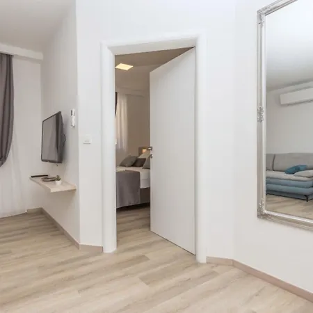 Mari Apartman