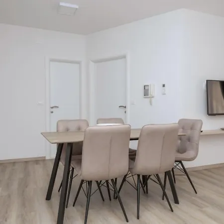 Mari Apartman