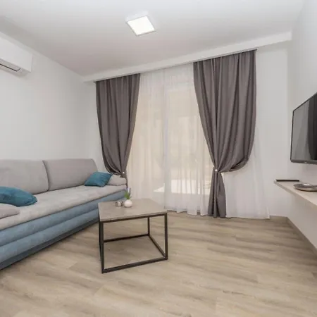 Mari Apartman