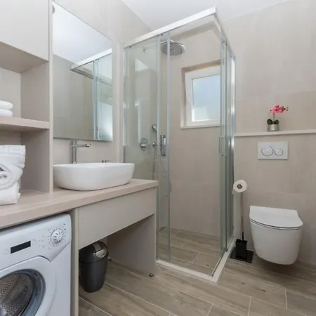 Mari Apartman *